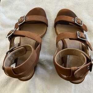 Vionic Carmel strappy heels sandals